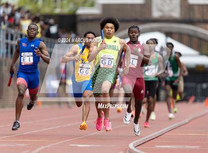 Thumbnail 3 in Penn Relays (4 X 400 Meter) photogallery.