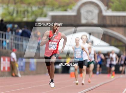 Thumbnail 3 in Penn Relays (4 X 400 Meter) photogallery.