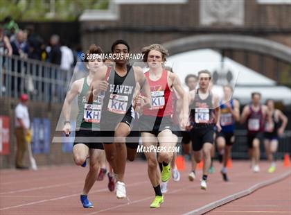 Thumbnail 2 in Penn Relays (4 X 400 Meter) photogallery.