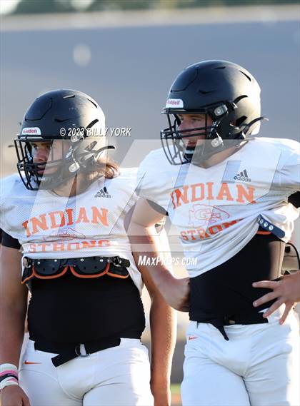 Thumbnail 2 in Grand Saline vs Van photogallery.