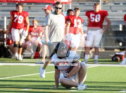 Thumbnail 2 in Grand Saline vs Van photogallery.