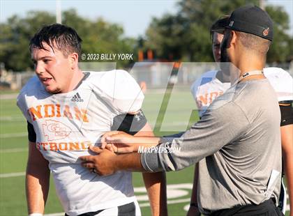 Thumbnail 1 in Grand Saline vs Van photogallery.