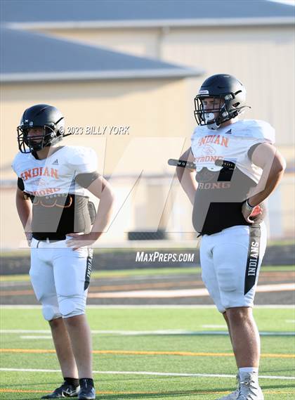 Thumbnail 3 in Grand Saline vs Van photogallery.