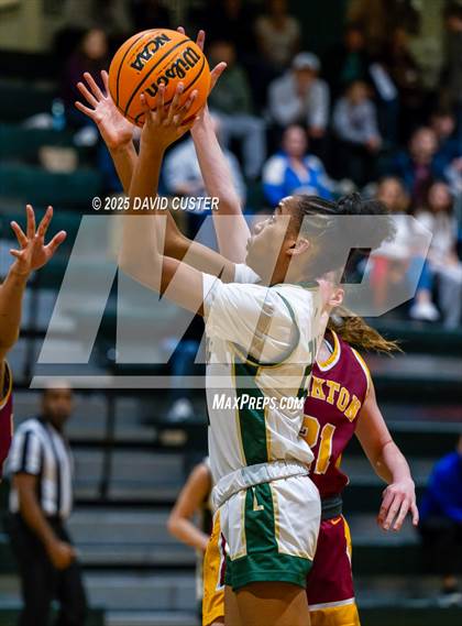 Thumbnail 1 in Langley @ Oakton (VHSL Class 6 Region D Final) photogallery.