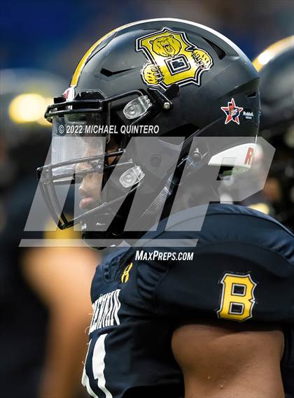 Thumbnail 2 in Brennan vs. Steele photogallery.