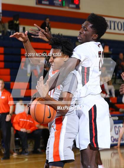 Thumbnail 2 in  Bishop Gorman vs. Salesian (Tarkanian Classic) photogallery.