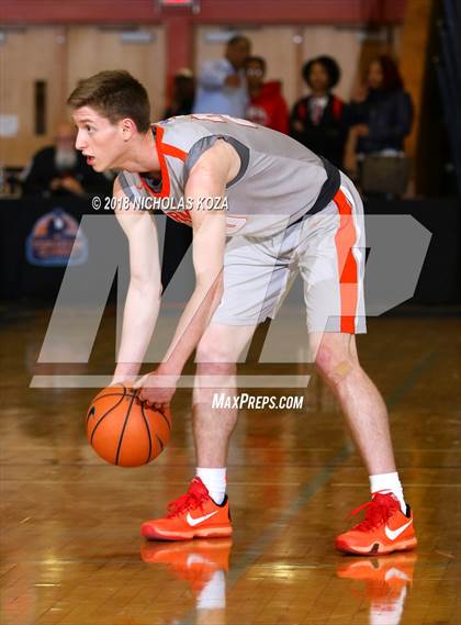 Thumbnail 2 in  Bishop Gorman vs. Salesian (Tarkanian Classic) photogallery.