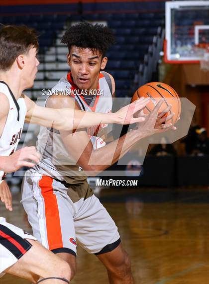 Thumbnail 2 in  Bishop Gorman vs. Salesian (Tarkanian Classic) photogallery.