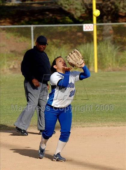 Thumbnail 2 in Cajon vs. Madera photogallery.