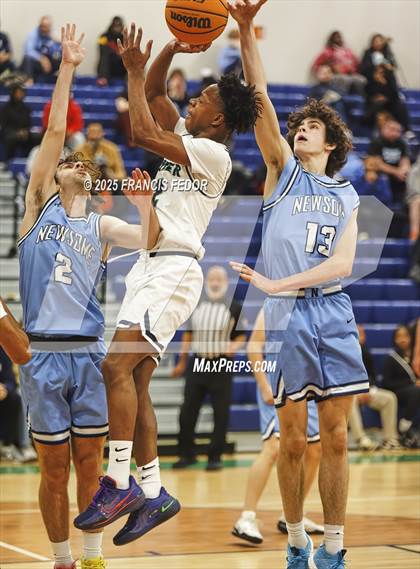 Thumbnail 2 in Newsome @ Sumner photogallery.