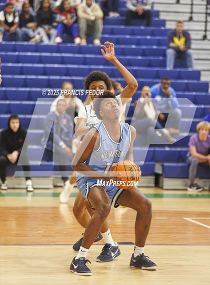 Thumbnail 3 in Newsome @ Sumner photogallery.