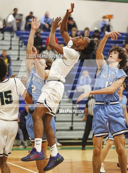 Thumbnail 3 in Newsome @ Sumner photogallery.