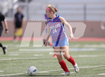 Thumbnail 3 in Harlingen vs. Westlake (UIL 6A Soccer Regional Semifinals) photogallery.