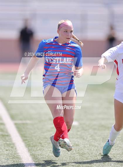 Thumbnail 3 in Harlingen vs. Westlake (UIL 6A Soccer Regional Semifinals) photogallery.