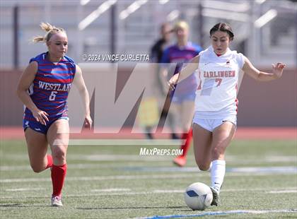 Thumbnail 2 in Harlingen vs. Westlake (UIL 6A Soccer Regional Semifinals) photogallery.