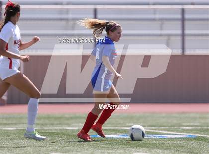 Thumbnail 2 in Harlingen vs. Westlake (UIL 6A Soccer Regional Semifinals) photogallery.