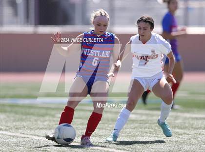 Thumbnail 3 in Harlingen vs. Westlake (UIL 6A Soccer Regional Semifinals) photogallery.