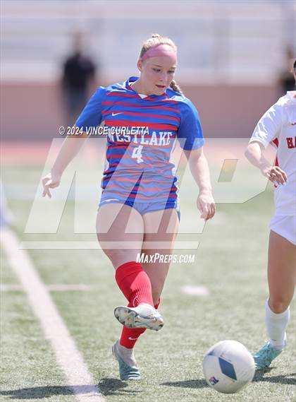 Thumbnail 2 in Harlingen vs. Westlake (UIL 6A Soccer Regional Semifinals) photogallery.