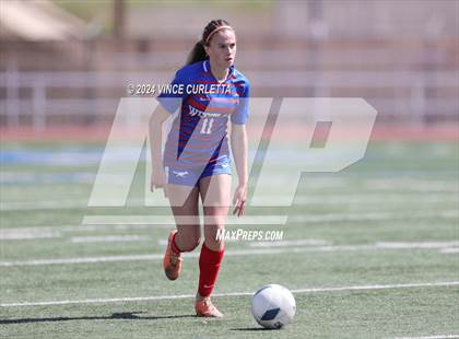 Thumbnail 3 in Harlingen vs. Westlake (UIL 6A Soccer Regional Semifinals) photogallery.