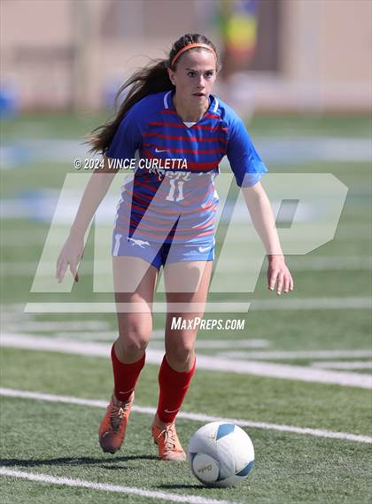Thumbnail 2 in Harlingen vs. Westlake (UIL 6A Soccer Regional Semifinals) photogallery.