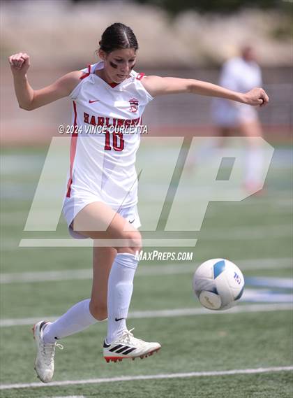 Thumbnail 3 in Harlingen vs. Westlake (UIL 6A Soccer Regional Semifinals) photogallery.