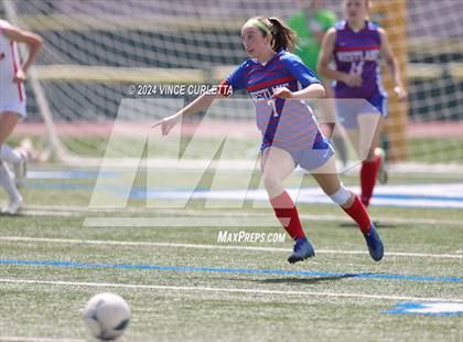 Thumbnail 1 in Harlingen vs. Westlake (UIL 6A Soccer Regional Semifinals) photogallery.
