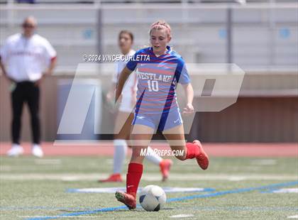Thumbnail 3 in Harlingen vs. Westlake (UIL 6A Soccer Regional Semifinals) photogallery.