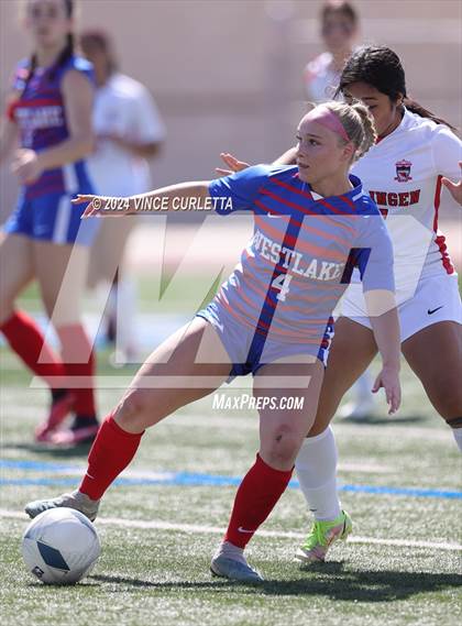Thumbnail 2 in Harlingen vs. Westlake (UIL 6A Soccer Regional Semifinals) photogallery.