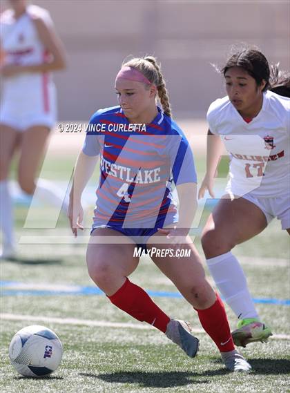 Thumbnail 2 in Harlingen vs. Westlake (UIL 6A Soccer Regional Semifinals) photogallery.