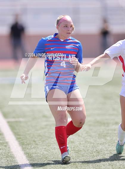 Thumbnail 1 in Harlingen vs. Westlake (UIL 6A Soccer Regional Semifinals) photogallery.