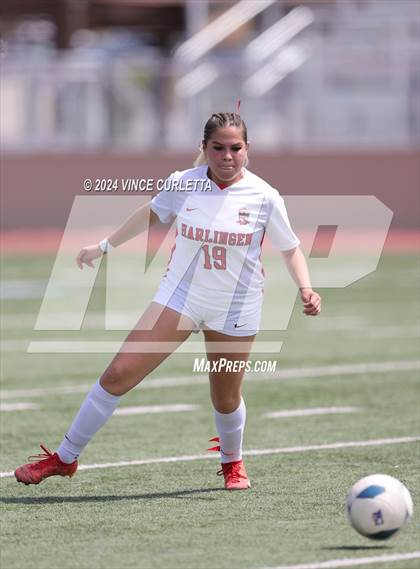 Thumbnail 1 in Harlingen vs. Westlake (UIL 6A Soccer Regional Semifinals) photogallery.