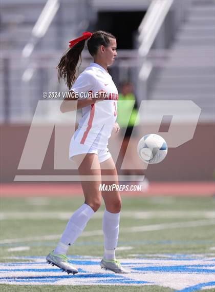 Thumbnail 2 in Harlingen vs. Westlake (UIL 6A Soccer Regional Semifinals) photogallery.