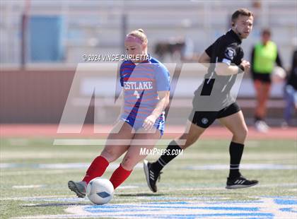 Thumbnail 3 in Harlingen vs. Westlake (UIL 6A Soccer Regional Semifinals) photogallery.