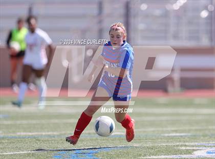 Thumbnail 3 in Harlingen vs. Westlake (UIL 6A Soccer Regional Semifinals) photogallery.