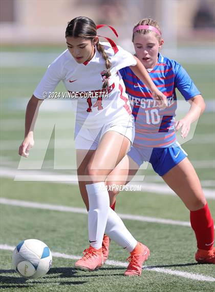 Thumbnail 1 in Harlingen vs. Westlake (UIL 6A Soccer Regional Semifinals) photogallery.