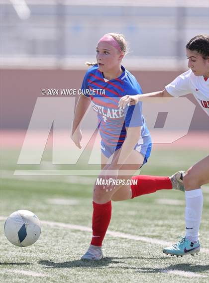 Thumbnail 3 in Harlingen vs. Westlake (UIL 6A Soccer Regional Semifinals) photogallery.