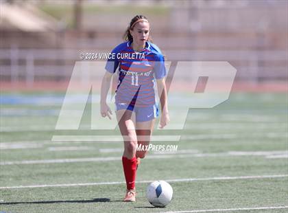 Thumbnail 1 in Harlingen vs. Westlake (UIL 6A Soccer Regional Semifinals) photogallery.