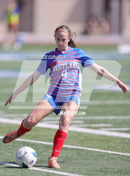 Thumbnail 3 in Harlingen vs. Westlake (UIL 6A Soccer Regional Semifinals) photogallery.