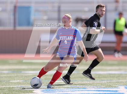 Thumbnail 2 in Harlingen vs. Westlake (UIL 6A Soccer Regional Semifinals) photogallery.