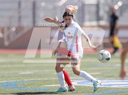 Thumbnail 3 in Harlingen vs. Westlake (UIL 6A Soccer Regional Semifinals) photogallery.