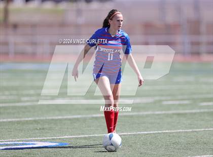 Thumbnail 1 in Harlingen vs. Westlake (UIL 6A Soccer Regional Semifinals) photogallery.