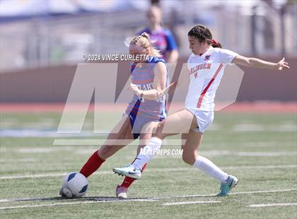Thumbnail 2 in Harlingen vs. Westlake (UIL 6A Soccer Regional Semifinals) photogallery.
