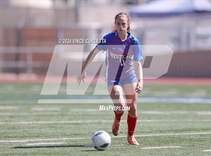 Thumbnail 3 in Harlingen vs. Westlake (UIL 6A Soccer Regional Semifinals) photogallery.