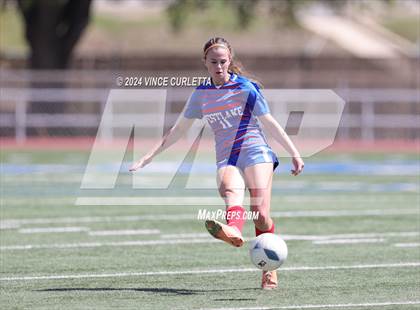 Thumbnail 1 in Harlingen vs. Westlake (UIL 6A Soccer Regional Semifinals) photogallery.