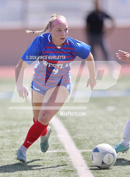 Thumbnail 3 in Harlingen vs. Westlake (UIL 6A Soccer Regional Semifinals) photogallery.