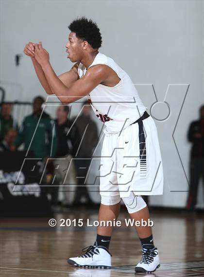 Thumbnail 1 in Roselle Catholic vs. Newark East Side (Hoop Group Tip-Off Showcase) photogallery.