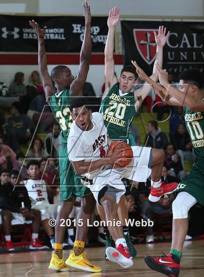 Thumbnail 1 in Roselle Catholic vs. Newark East Side (Hoop Group Tip-Off Showcase) photogallery.