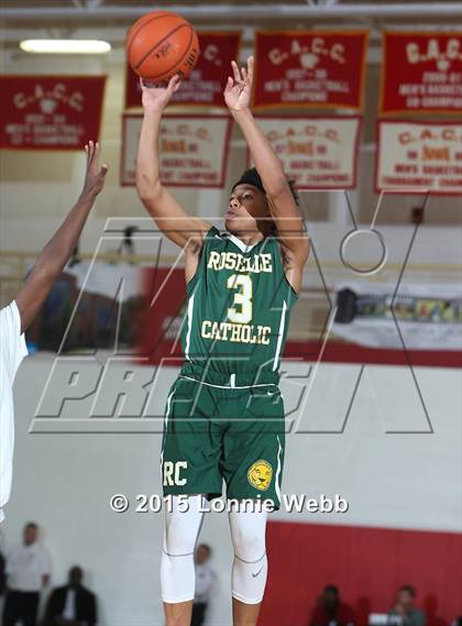 Thumbnail 2 in Roselle Catholic vs. Newark East Side (Hoop Group Tip-Off Showcase) photogallery.
