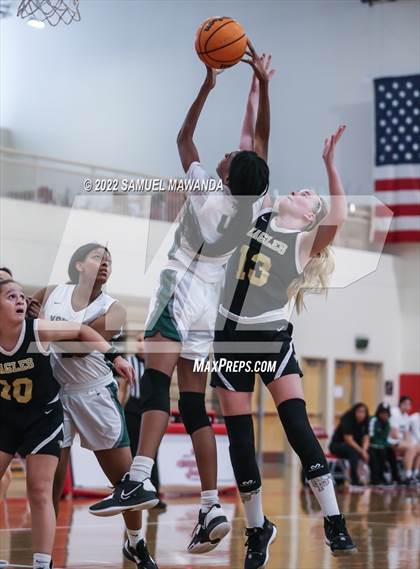 Thumbnail 3 in Oak Park vs  Hamilton (West Coast Holiday Tournament) photogallery.
