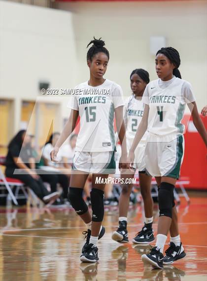 Thumbnail 2 in Oak Park vs  Hamilton (West Coast Holiday Tournament) photogallery.
